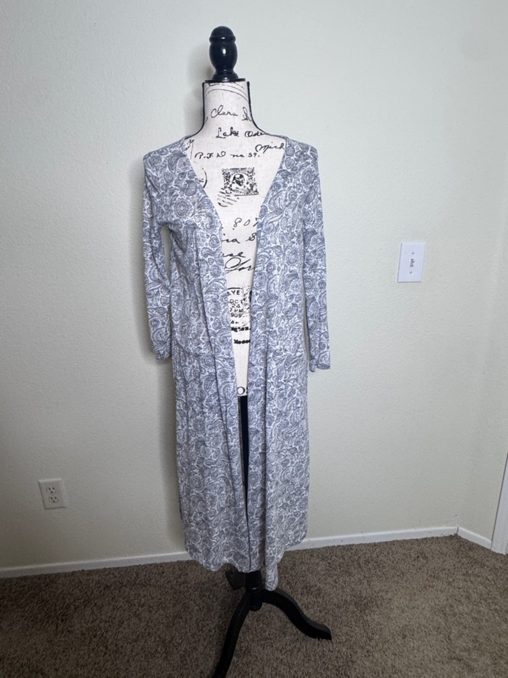 LuLaRoe Long Open-Front Cardigan in Light Gray Floral